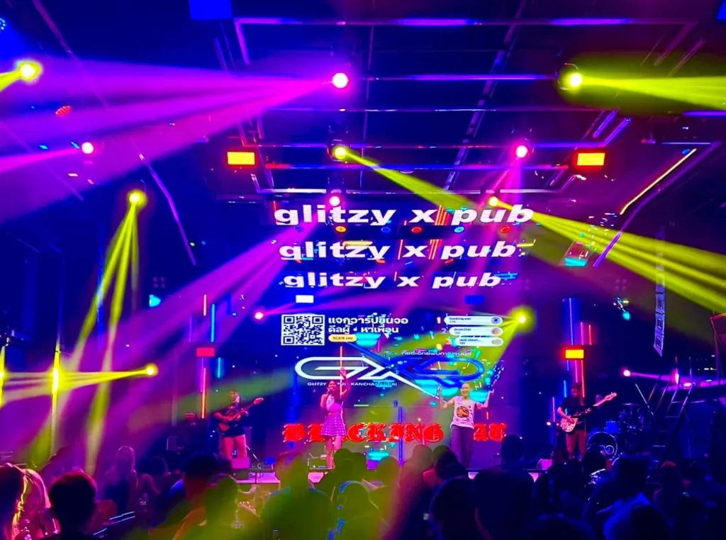 รีวิว Glitzy X Pub กาญจนบุรี 2026 ผับตัวท็อป แสงสีจัดเต็ม พร้อมโซนนั่งชิลล์สุดฟิน